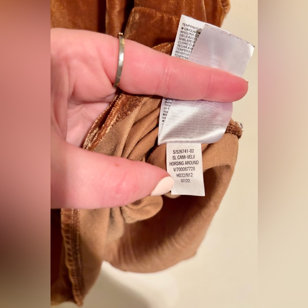 Old Navy Women’s Velvet/Velour Brown Camisole Adjustable Straps Tank Top Sz Med - Picture 6 of 13